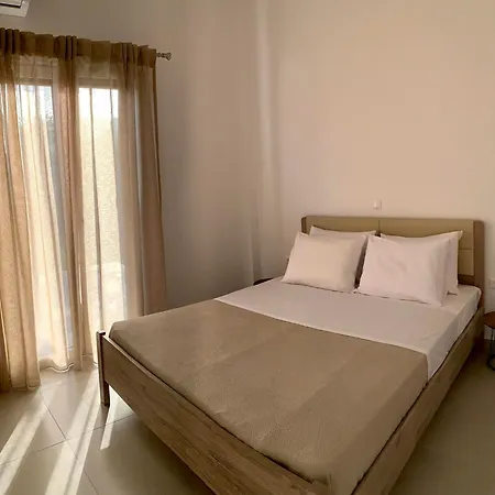 Lyria Boutique Lygia (Lefkada)